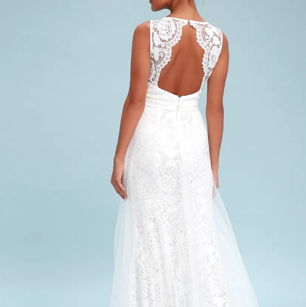 SONNET WHITE LACE BACKLESS MAXI DRESS - Picture 3 of 8